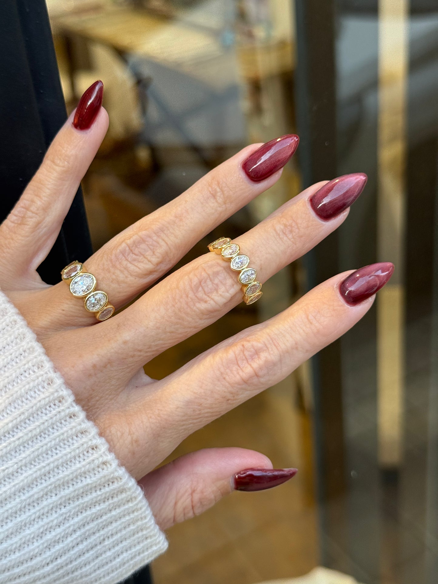 elipsa shape stones ring
