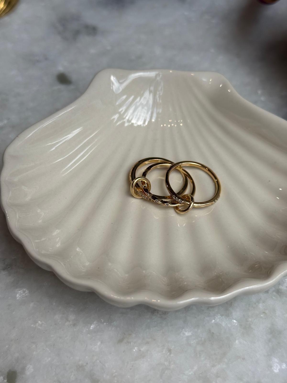 Connected ring