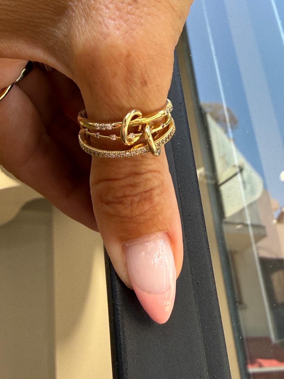 Connected ring
